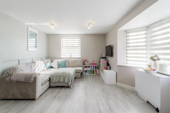 36 Flowerhill Drive 004.jpg