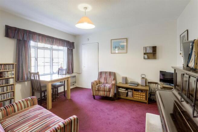 No 5 - Living Room