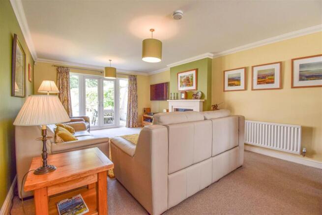 2 Goldington Drive Living Room b.jpg