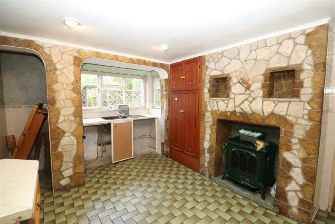 Kitchen/ Dining Room