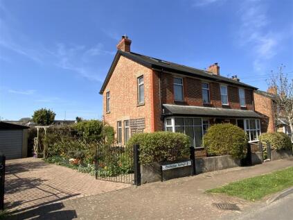 Frankston Avenue, Stony Stratford