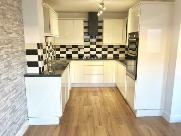 FITTED KITCHEN.jpg