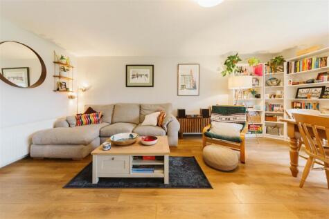 Alma Court | Clifton