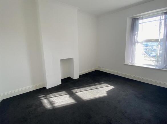 LIVING ROOM.jpg