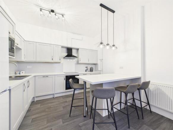 3 bedroom flat for Rent (2).jpg