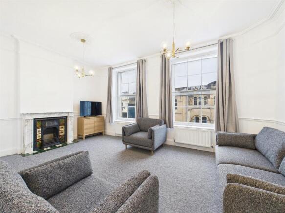 3 bedroom flat for Rent (1).jpg