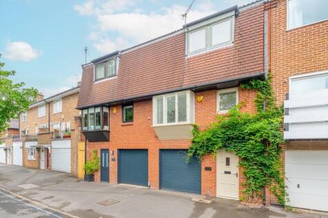 Fiennes Crescent, The Park , NG7