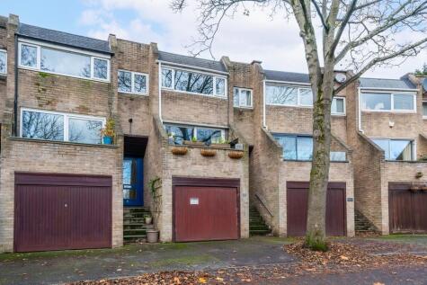 Lincoln Circus, The Park, Nottingham 