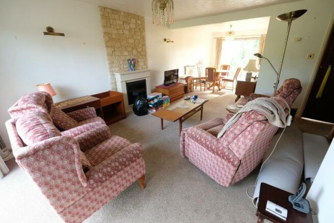 SITTING/DINING ROOM