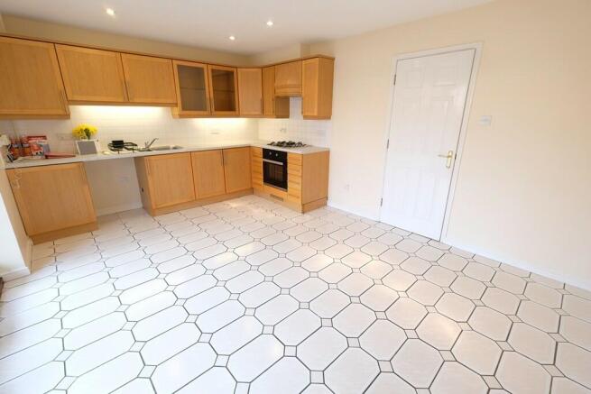 KITCHEN/DINING ROOM
