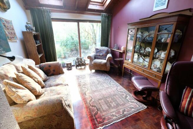 SITTING/DINING ROOM