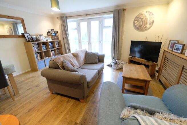 SITTING/DINING ROOM