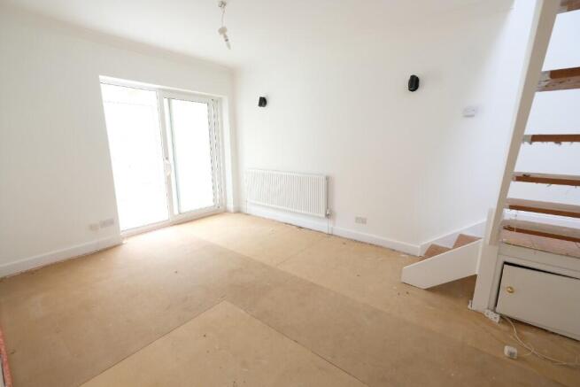 SITTING/DINING ROOM
