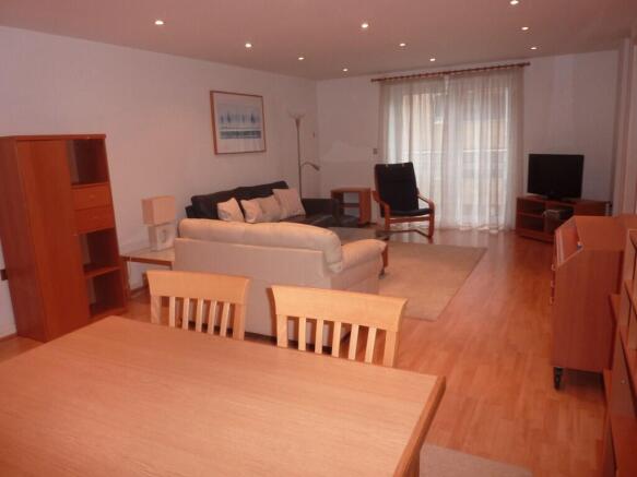 SITTING/DINING ROOM