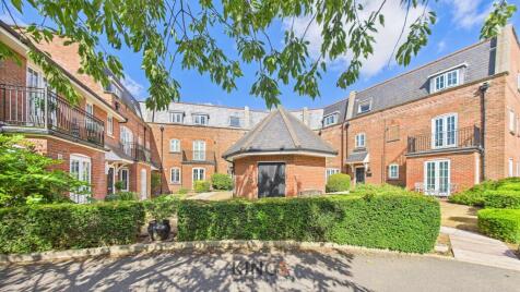 Great North Road, Hatfield, AL9