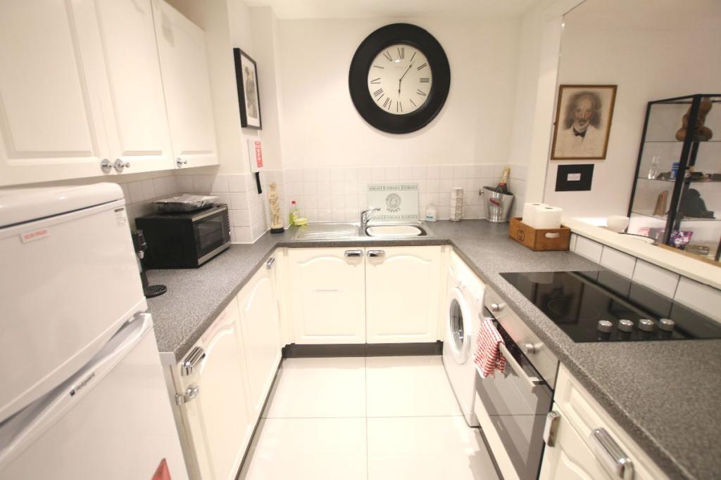 1 Bedroom Flat In Belmont Court Northampton