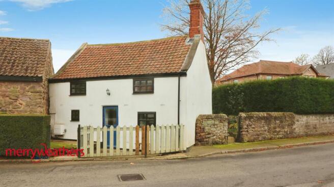 white cottage 1.JPG