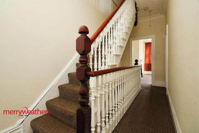 FIRST FLOOR LANDING