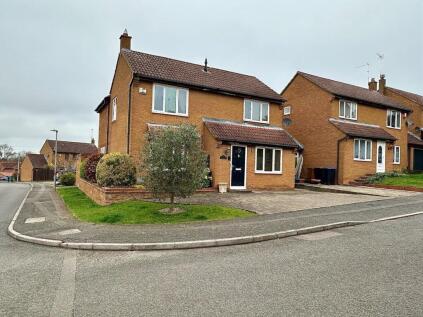 Aviemore Gardens, West Hunsbury, Northampton NN4