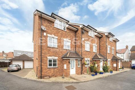 Meadowgate Close, Mill Hill, London, NW7