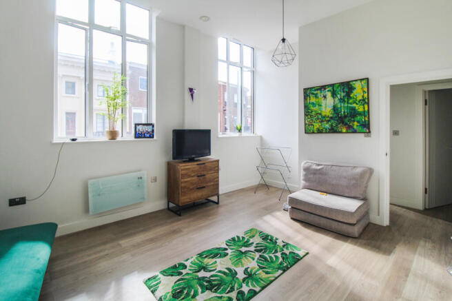 Flat E , Avenue Hous