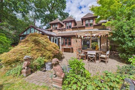 Nine Mile Ride, Finchampstead, Wokingham, Berkshire, RG40