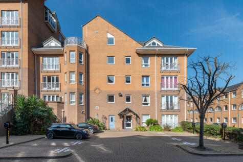 Aphrodite Court, Isle of Dogs E14