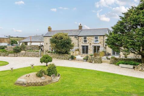 Large family home with stunning views - Coverack Bridges