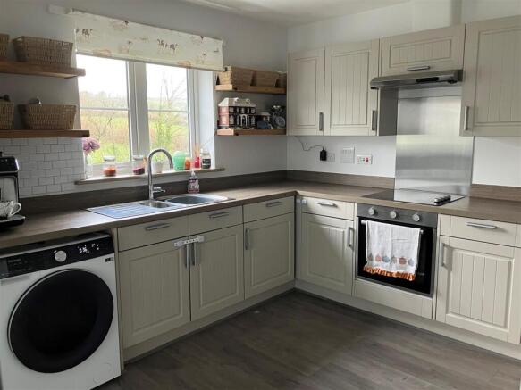 kitchen 2.jpg
