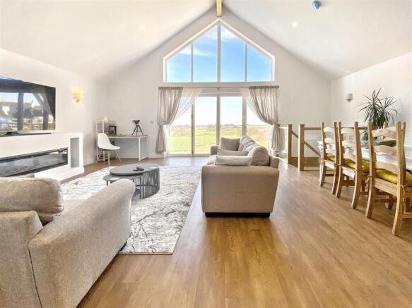 Lounge dining room