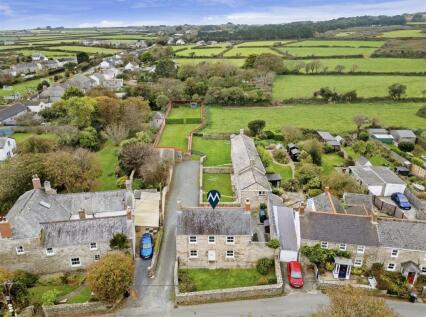 Cottage With Large Garden, Breage
