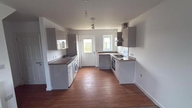 Lounge to Kitchen 1.jpg