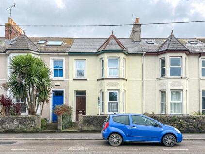 Ideal family home near to town, Hayle