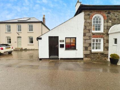 St Keverne, One bedroom home in village location