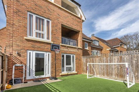 Ash Tree Close, Farnborough, Orpington, Kent, BR6