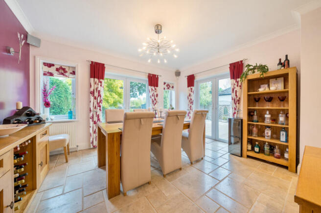 1353164-18-68e8e3...