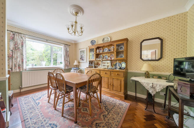 1344594-4-68b5704...