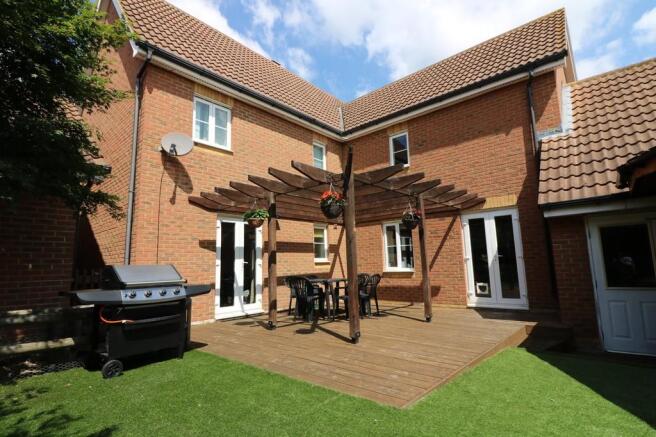 4 Bedroom Barn Conversion To Rent In Pippin Close Ash Kent Ct3