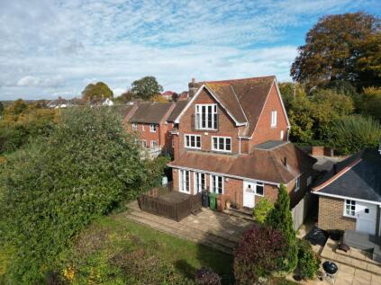 Smiths Field, Overton RG25