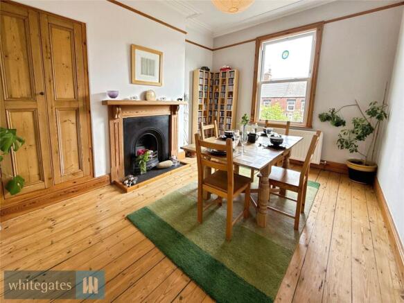 Sitting/Dining Room