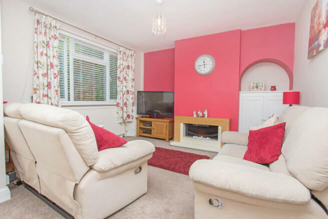 2 bedroom end of terrace house for sale in Jubilee Crescent