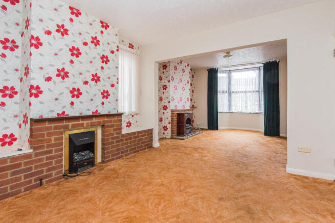 Lounge/Dining Roo...