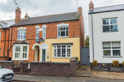 High Street, Finedon