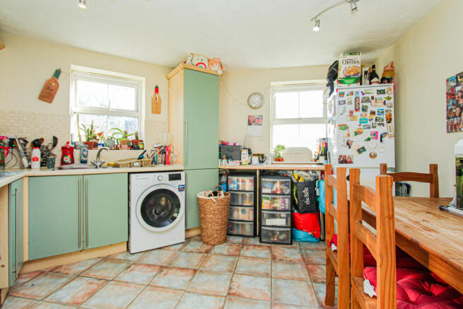 Kitchen/Breakfast...