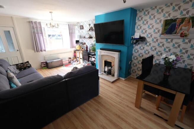 LIVING/DINING ROOM