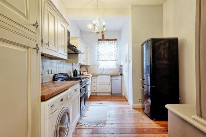 IMG_9303_4_5_easyHDR-interior3.jpg