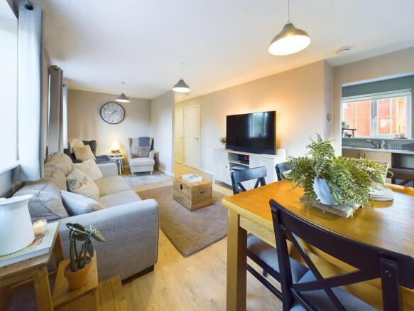 Lounge/Dining Room