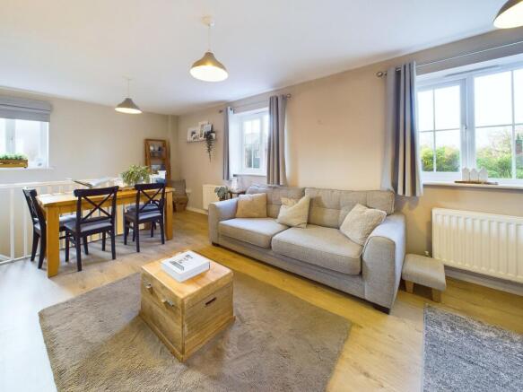Lounge/Dining Room