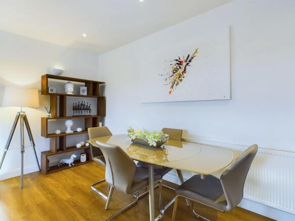 Lounge/Dining Room