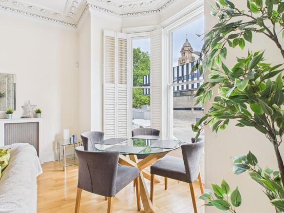 Lounge/Dining Room